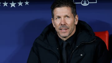 MADRID, 21/02/2026.- El entrenador del Atlético de Madrid, Diego Simeone, durante el partido de la jornada 25 de LaLiga EA Sports, que disputan el Atlético de Madrid y el RCD Espanyol este sábado, en el Estadio Riyadh Air Metropolitano. EFE/ Chema Moya