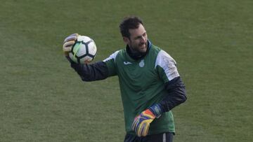 Diego López: "Aún no miramos a los últimos clasificados"