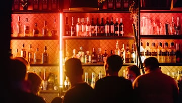 Una camarera denuncia ser despedida por tener vello en las axilas y el restaurante responde