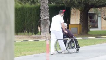 Nervios y emoción en la primera residencia en la que se administrará la vacuna