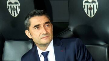 Soccer Football - La Liga Santander - Valencia v FC Barcelona - Mestalla, Valencia, Spain - October 7, 2018  Barcelona coach Ernesto Valverde   REUTERS/Heino Kalis