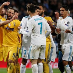 La polémica del penalti parte en dos al mundo del fútbol