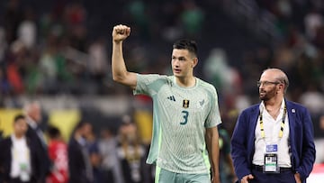 ARLINGTON, TEXAS - JUNE 18: Cesar Montes #3 of Mexico celebrates after winning the Group Stage - Group A match between Suriname and Mexico as part of the 2025 CONCACAF Gold Cup at AT&T Stadium on June 18, 2025 in Arlington, Texas.   Omar Vega/Getty Images/AFP (Photo by Omar Vega / GETTY IMAGES NORTH AMERICA / Getty Images via AFP)