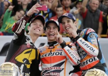 Marc Márquez empezó de forma soberbia la temporada 2014 con diez victorias en las primeras diez fechas, de forma que se convirtió en el tercer piloto en lograr tal hazaña en la categoría reina, después de Mick Doohan y Giacomo Agostini. En el GP de Valencia, última carrera del año, rompe el récord de Doohan al conseguir su victoria decimotercera en la categoría reina en una sola temporada. Después de dos carreras con resultados malos en Misano y Aragon, Márquez logró el bicampeonato de MotoGP al resultar segundo en Motegi, a falta tres jornadas para el final.