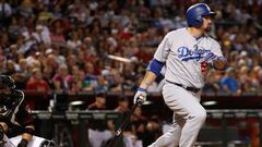 PHOENIX, AZ - JULY 16: Adrian Gonzalez #23 of the Los Angeles Dodgers hits a single against the Arizona Diamondbacks during the seventh inning of the MLB game at Chase Field on August 16, 2016 in Phoenix, Arizona.   Christian Petersen/Getty Images/AFP
 == FOR NEWSPAPERS, INTERNET, TELCOS &amp; TELEVISION USE ONLY ==