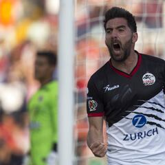 Lobos BUAP golea a Veracruz en duelo directo por la permanencia