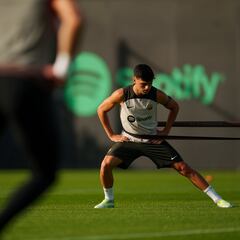 Xavi no desespera pese al panorama de lesiones