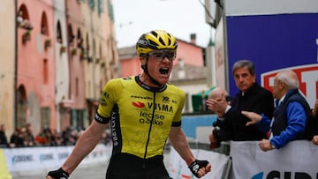 Tulett celebra su victoria en la 4ª etapa de Coppi e Bartali.