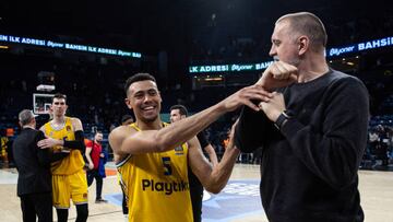 Wade Baldwin IV, #5 of Maccabi Playtika Tel Aviv celebrate after the 2022-23 Turkish Airlines EuroLeague Regular Season Round 28 game between Anadolu Efes Istanbul and Maccabi Playtika Tel Aviv at Sinan Erdem Sports Hall on March 10, 2023 in Istanbul, Turkey.