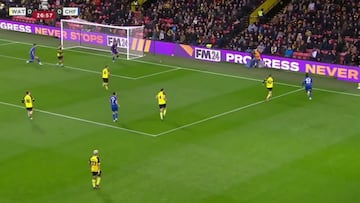 Sierralta genera el enojo de los hinchas y sus compañeros por esta jugada