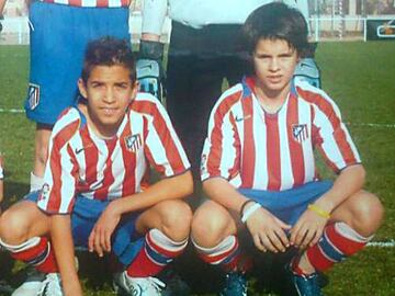 Sus inicios fueron en la cantera rojiblanca, donde durante los veranos acudía al Campus de la Fundación Atlético de Madrid dirigido por Milinko Pantic 