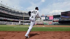 NEW YORK, NEW YORK - JUNE 23: Juan Soto #22 of the New York Yankees takes the field for a game against the Atlanta Braves at Yankee Stadium on June 23, 2024 in New York City.   Jim McIsaac/Getty Images/AFP (Photo by Jim McIsaac / GETTY IMAGES NORTH AMERICA / Getty Images via AFP)