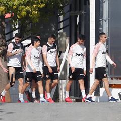 El Valencia seguirá entrenando, aunque liberan al equipo filial