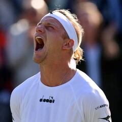 Davidovich la arma: elimina al 7º favorito y campeón en Halle, Hurkacz