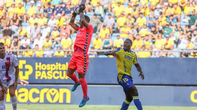 Mackay se adueña de la portería