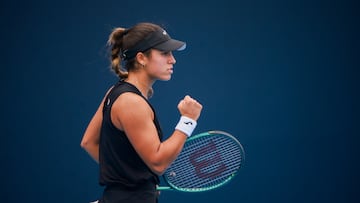 La española Jessica Bouzas celebrando un punto.
