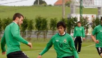 <b>POCA GENTE. </b>Sin los titulares ni los lesionados, apenas ocho futbolistas trabajaron con Portugal.