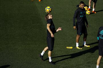 Entrenamiento del Madrid antes de viajar a Girona