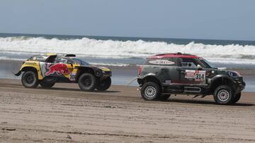 Loeb y Al Rajhi en la salida en l&iacute;nea. 