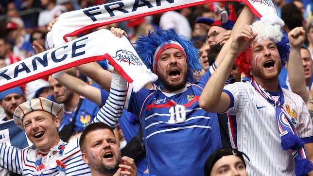 España ‘enloquece’ a Francia: récord de hinchas bleus en Sttutgart