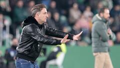 El entrenador del Celta, Carlos Carvalhal, durante el partido ante el Elche.