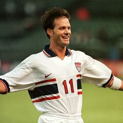 Who is the top scorer in USMNT history in the Copa América?