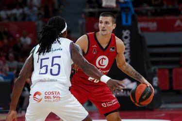 El Casademont Zaragoza neutraliza el plan de Ibon Navarro