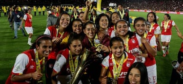 Nueve anécdotas de Santa Fe en su cumpleaños número 79