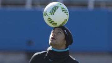 Neymar ya tocó balón en el entrenamiento de hoy.