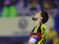 MEX2568. CIUDAD DE MÉXICO (MÉXICO), 13/09/2025.- Henry Martín de América reacciona este sábado, durante un partido del torneo Apertura 2025 de la Liga MX, en el estadio Ciudad de los Deportes en Ciudad de México (México). EFE/ SáshenkaGutiérrez