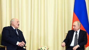 Russian President Vladimir Putin listens to Belarusian President Alexander Lukashenko during a meeting at the Novo-Ogaryovo state residence outside Moscow, Russia February 17, 2023. Sputnik/Vladimir Astapkovich/Kremlin via REUTERS ATTENTION EDITORS - THIS IMAGE WAS PROVIDED BY A THIRD PARTY.