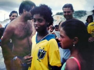 Ronaldinho está de fiesta, el brasileño celebra 36 años de vida