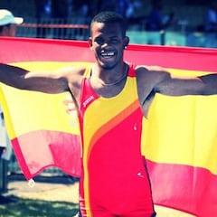 Bronces de David José Pineda en 400 mv y del 4x100 masculino