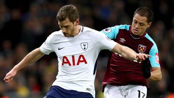 El atacante mexicano disput&oacute; 64 minutos y fue pieza clave para el valioso empate &#039;hammer&#039; en Wembley.