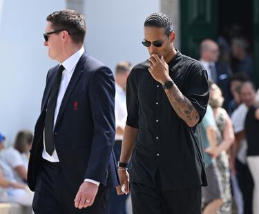 Virgil van Dijk llega al funeral de Diogo Jota y su hermano André Silva en la Igreja Matriz de Gondomar el 5 de julio de 2025 en Gondomar, Portugal.
