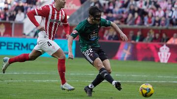 Buñuel, feliz tras marcar su primer gol con el Racing de Ferrol.