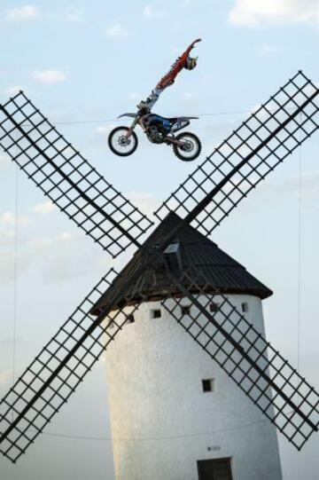 Exhibición de los X-Fighters en Campo de Criptana