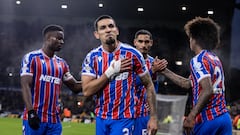 Daniel Muñoz marca en triunfo del Crystal Palace sobre el Wolves de Arias