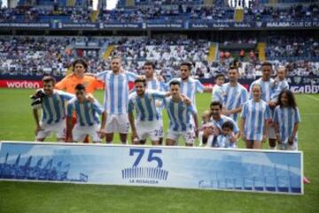 El once del Málaga. De pie: Ochoa, Albentosa, Miguel Torres, Recio, Charles y Weligton. Agachados: Camacho, Federico, Duje, Añor y Chory Castro. 
