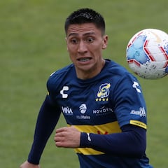 De abandonar Wanderers a ser figura en Everton: el camino del defensa 'goleador'