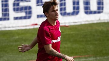 GRA077. MADRID, 03/11/2016.- El delantero del Atlético de Madrid Antoine Griezmann, durante el entrenamiento que ha realizado hoy la plantilla en el Cerro del Espino para preparar el encuentro del sábado ante la Real Sociedad, correspondiente a la 11ª jornada de LaLiga Santander 2016/2017. EFE/Emilio Naranjo