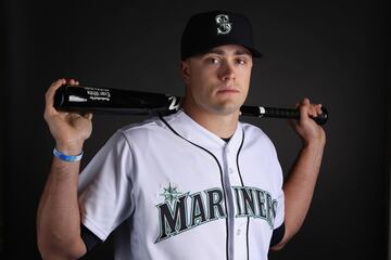 Posición: 1B
Equipo: Mariners