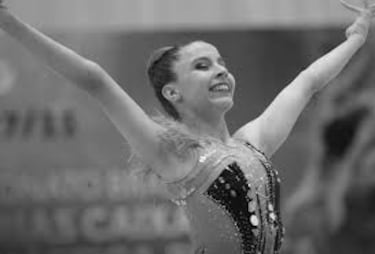 Isabelle Marciniak, quien fue campeona brasileña juvenil de gimnasia rítmica en 2021 y era una joven promesa de la disciplina, murió el 25 de diciembre de 2025. Marciniak falleció a causa de la enfermedad de Hodgkin, un tipo de cáncer que ataca el sistema linfático, de acuerdo con la federación, citada por medios locales.
