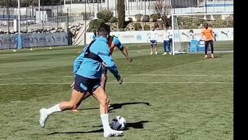 Alexis regala uno de sus mejores lujos y un golazo: ¡Los compañeros no lo podían creer!