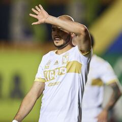 Carlos González, baja ante Xolos