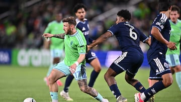 The Seattle Sounders are moving on to the next round of the CONCACAF Champions Cup after beating the Vancouver Whitecaps 5-1 on aggregate.