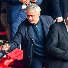 Mourinho opina sobre el lío de Kepa y Sarri: "Deja al entrenador en una posición de fragilidad"