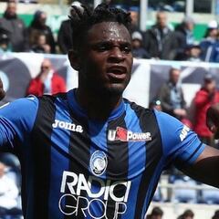 Duván Zapata ayuda al Atalanta a asegurar puestos de Champions
