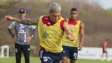 Juan Fernando Quintero durante un entrenamiento de Junior.