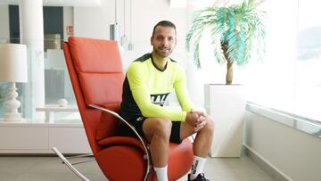 Roberto Soldado después de un entrenamiento con el Granada,